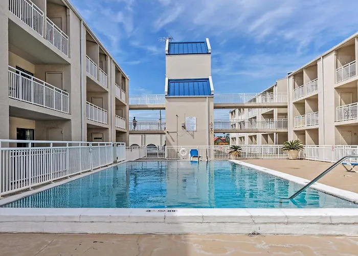 Unwind Poolside, Walk To Shore! Orange Gulf Shores
