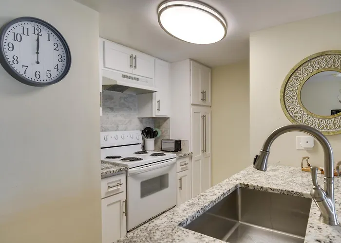 Apartment Unwind Poolside, Walk To Shore! Orange Gulf Shores