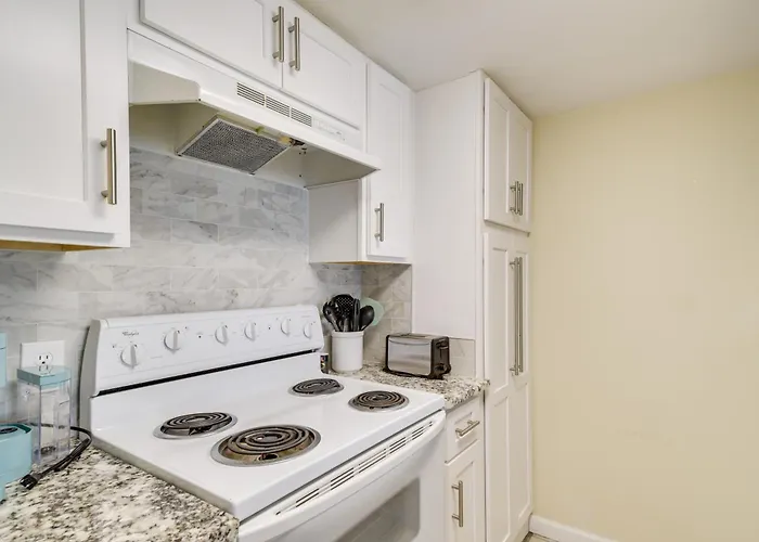 Apartment Unwind Poolside, Walk To Shore! Orange Gulf Shores